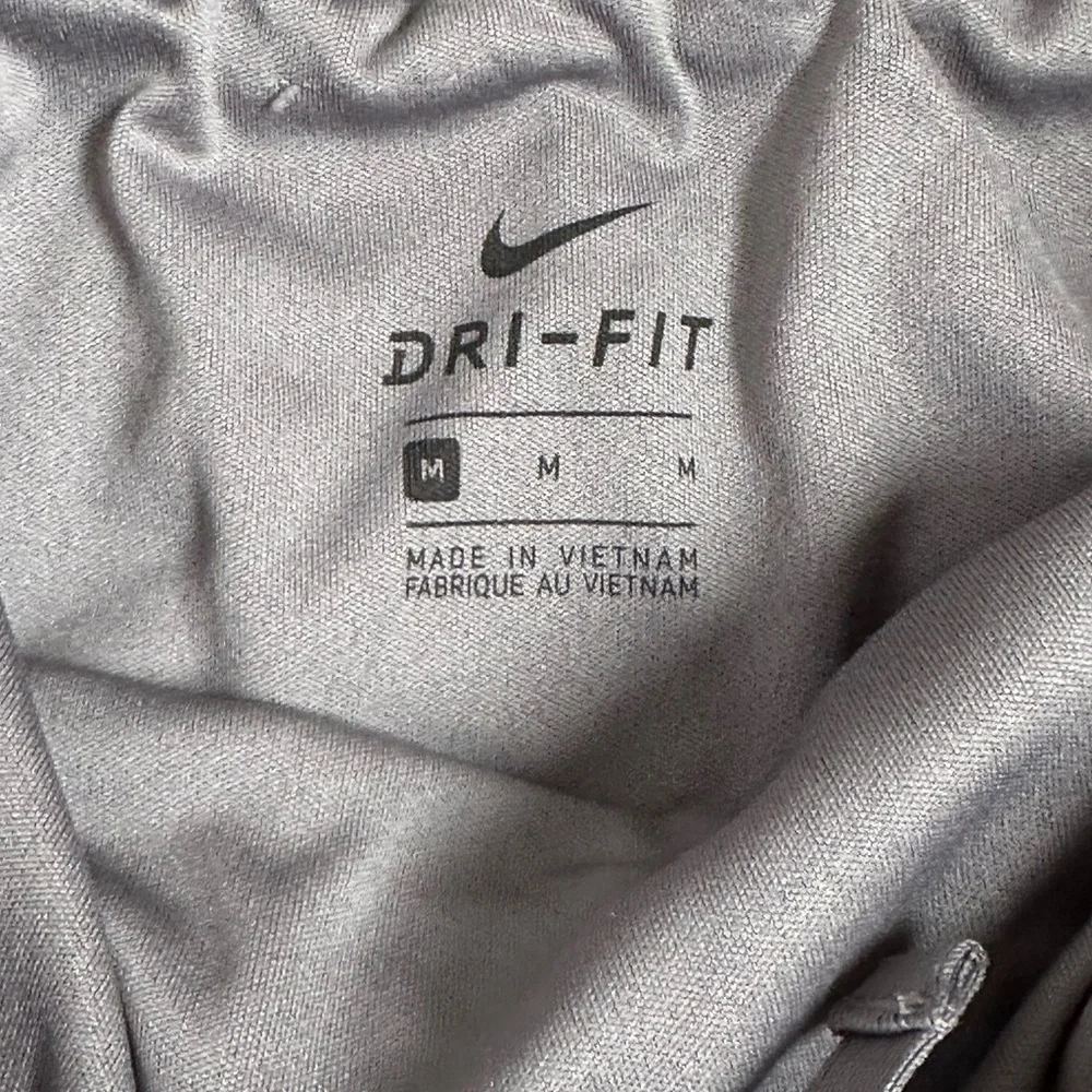 Nike Gray DRI FIT girls Athletic Shorts Size M